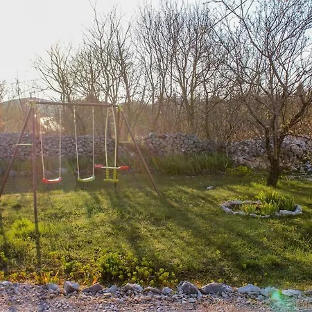 דירה Quiet Countryside House With A Swimming Pool