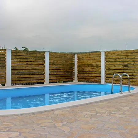 Quiet Countryside House With A Swimming Pool *